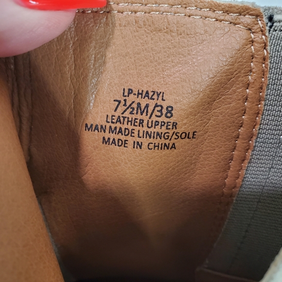 EUC Lucky Brand Hazyl Bootie 7.5 M GENUINE LEATHER Lug Chelsea Suede - Picture 9 of 9